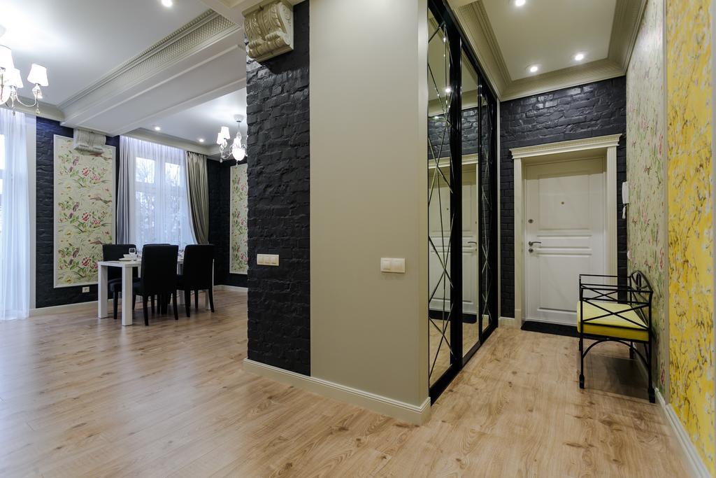 Royal Rent Minsk Apartment Ngoại thất bức ảnh